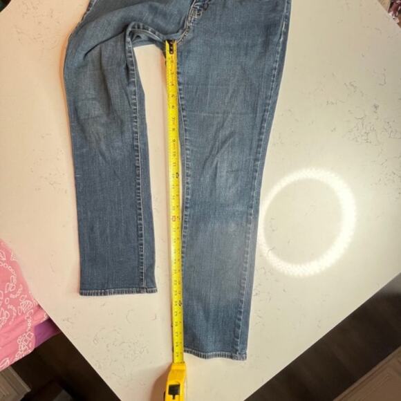 Levi's Midrise Straight Jeans Size 12 Short - Picture 4 of 8